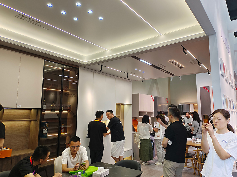 巨奧全屋頂墻柜實景 巨奧全屋頂墻柜實景